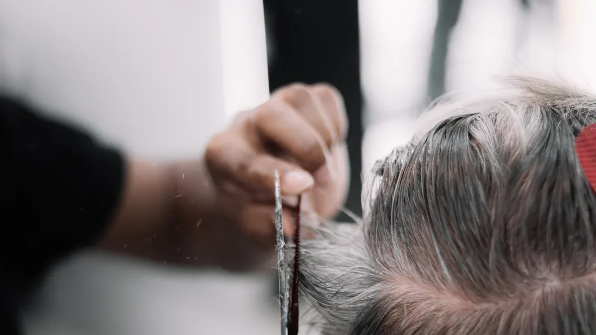 Quem fabrica l&acirc;minas de implante capilar de safira para uso profissional em transplante capilar?