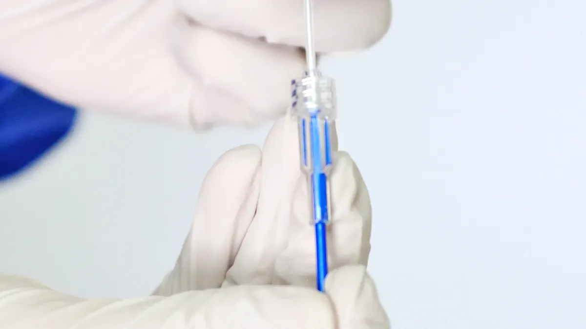 O que os compradores devem perguntar antes de encomendar seringas irrigadoras dent&aacute;rias?